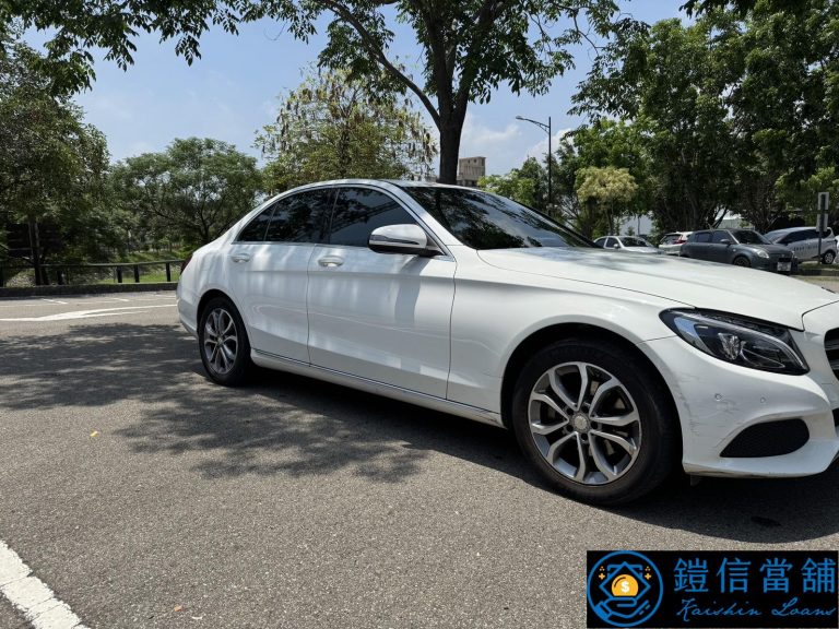 2016 Mercedes-Benz C200 白色車身側面